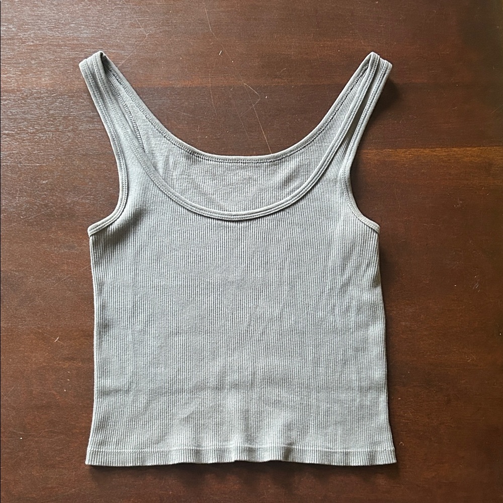 Elegant Gray Ribbed Tank Top